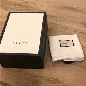 Gucci purse  box with dust bag